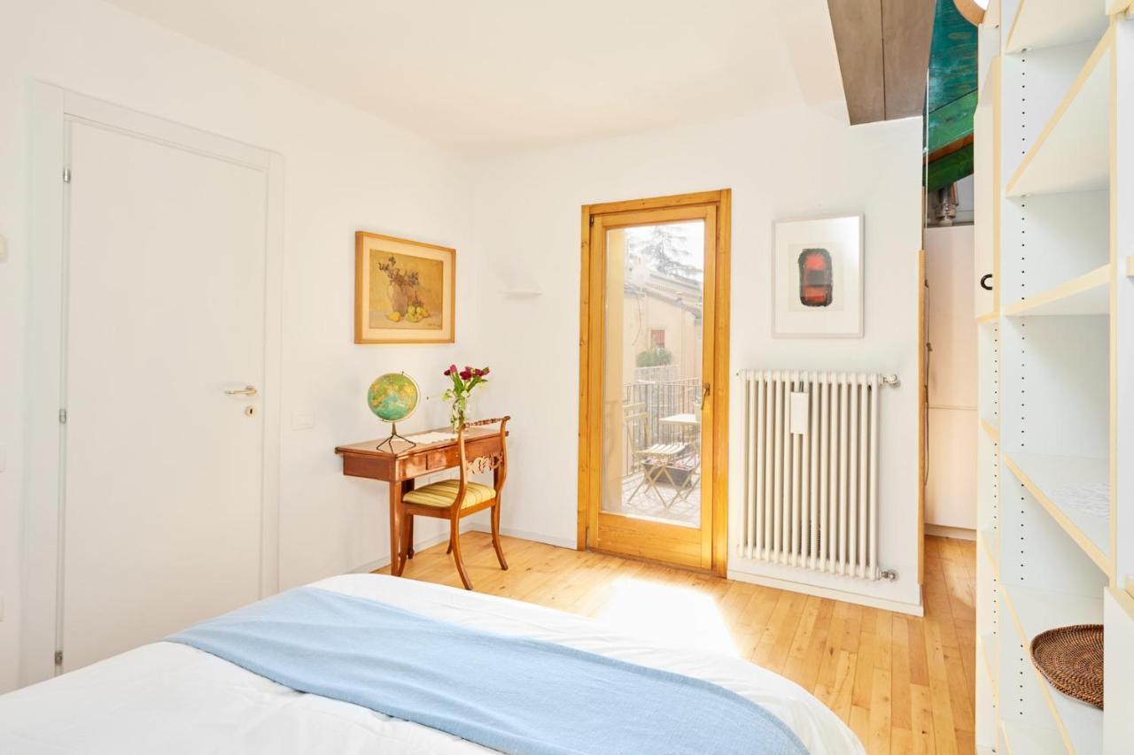 Italian Design Small Attic Bologna Bagian luar foto