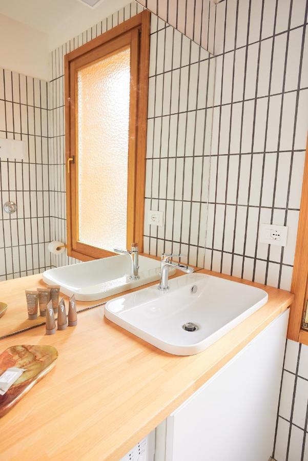 Italian Design Small Attic Bologna Bagian luar foto